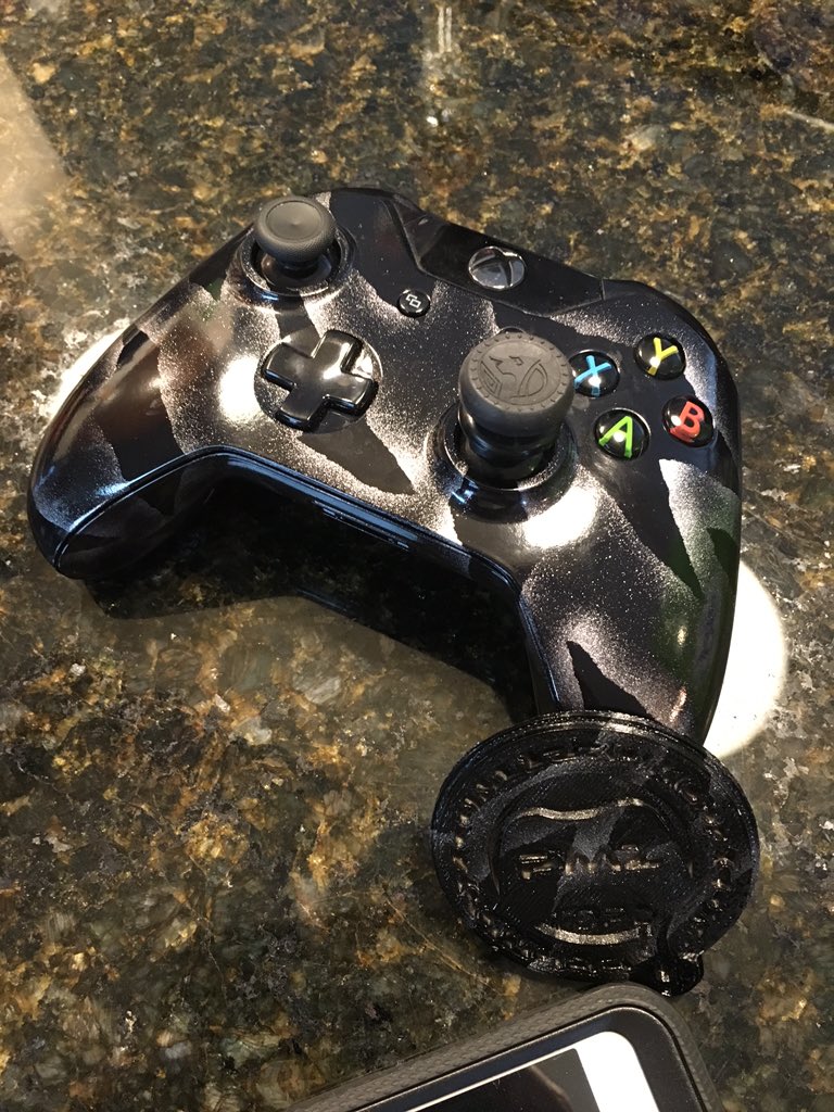 marvinlikewhoa's tweet image. Got in my controller shell from @ProModz ! #winning #followhistwitch #promodz #ghostcamo #firstedition