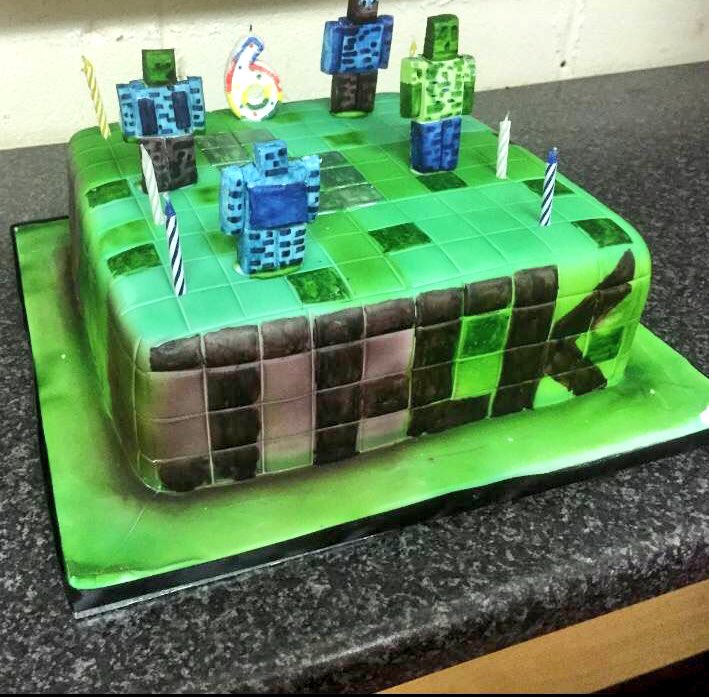 mariemccolgan's tweet photo. My very talented friend Kathleen made this very #hi-tech #mineCRAFTy birthday cake! https://t.co/w7BYEmdx70