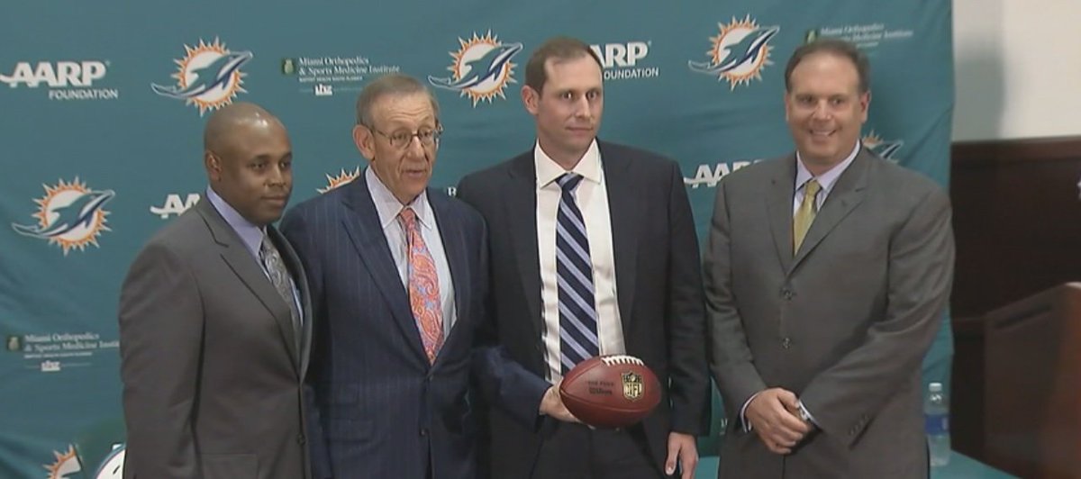 The Dolphins news conference has concluded. It ended with photo-op of new Head Coach Adam Gase & Fins brain trust https://t.co/6Td1HfrFPO