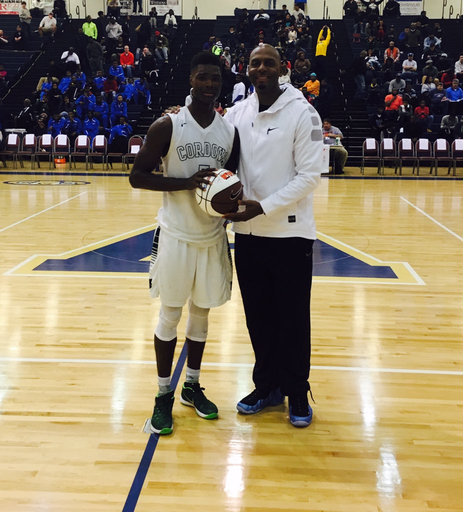 nationalhoopUSA's tweet image. Cordova ovr Oak Ridge 72-59. #Memphis 3-0 today! MVP Roderick Brown 20pts @OakRidgeSports @CordovaFanPage @Iam1Cent