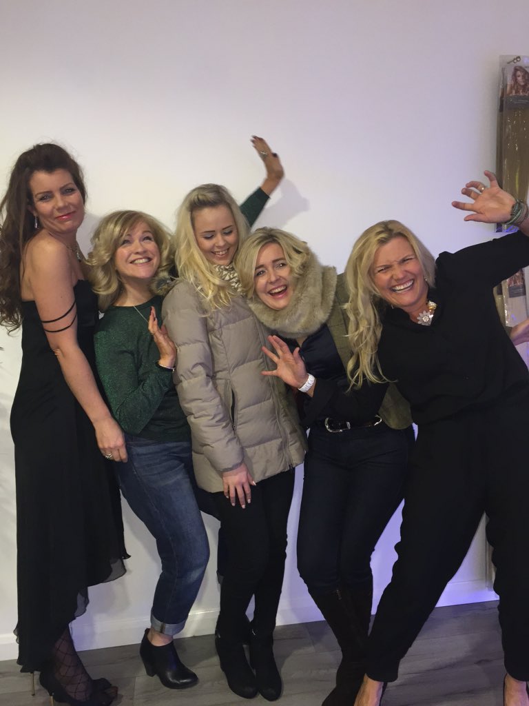 HeidiandPearl's tweet photo. First Hen Party of 2016 done! Have fun lovely ladies! #Edinburgh #hen #party #blowout #makeup https://t.co/9BZziwI1B5