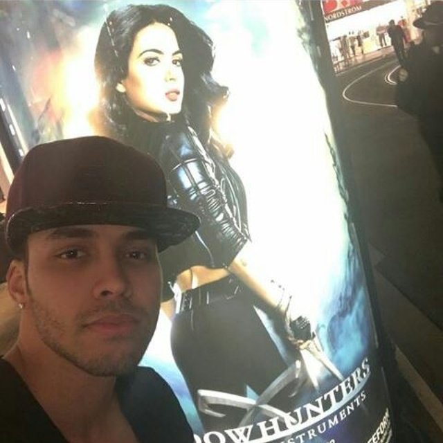 AbauAndres's tweet photo. @PrinceRoyce @EmeraudeToubia Apoyando a su novia 💑💑💑me encanta esa relacion aun que ellos lo nieguen a todo momento https://t.co/xLhGFnaslH