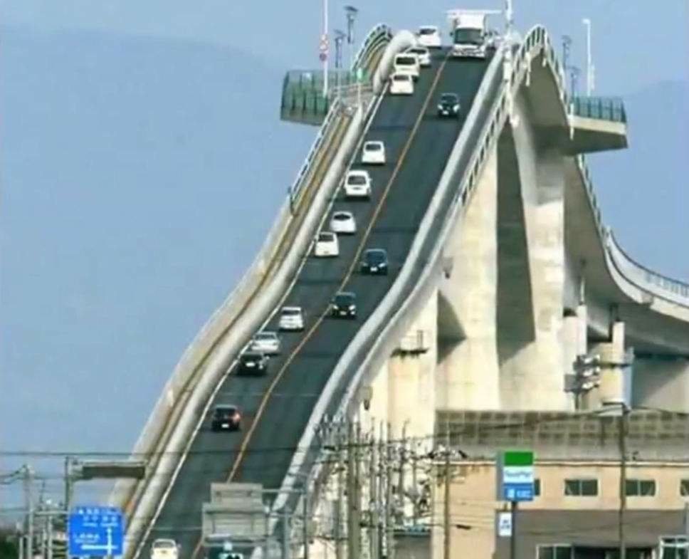 crystinashad's tweet photo. Ce soir,ce sera un regard sur le #pont #Eshima #Ohashi , au #Japon.....😊il est super #impressionnant... 😁 https://t.co/RzPSeAONkD