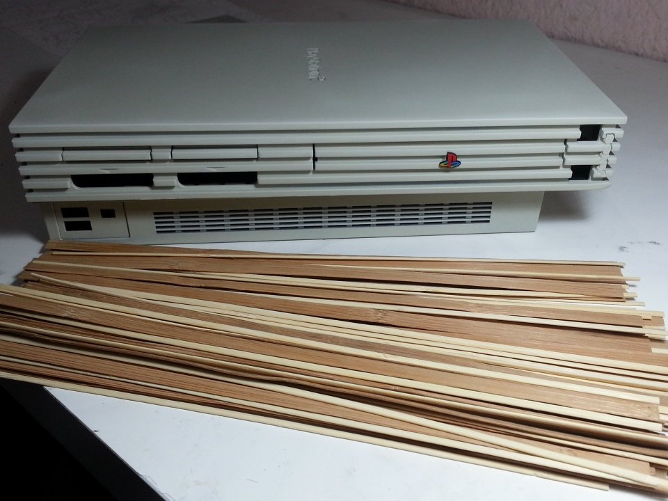 TheMakoMod's tweet photo. Ahora, madera de auténtico bambú asiático.
大神天照 («Gran diosa esplendorosa solar») no podrá quejarse.
#OkamiPS2mod https://t.co/xeCtEiydBR