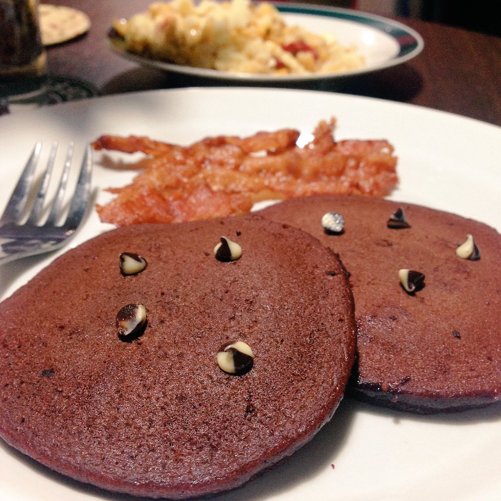 elliexwolf's tweet photo. Good morning! π³π€ Double Chocolate Chip Pancakes for breakfast by yours truly. #echusera! π https://t.co/L52L6DqetW