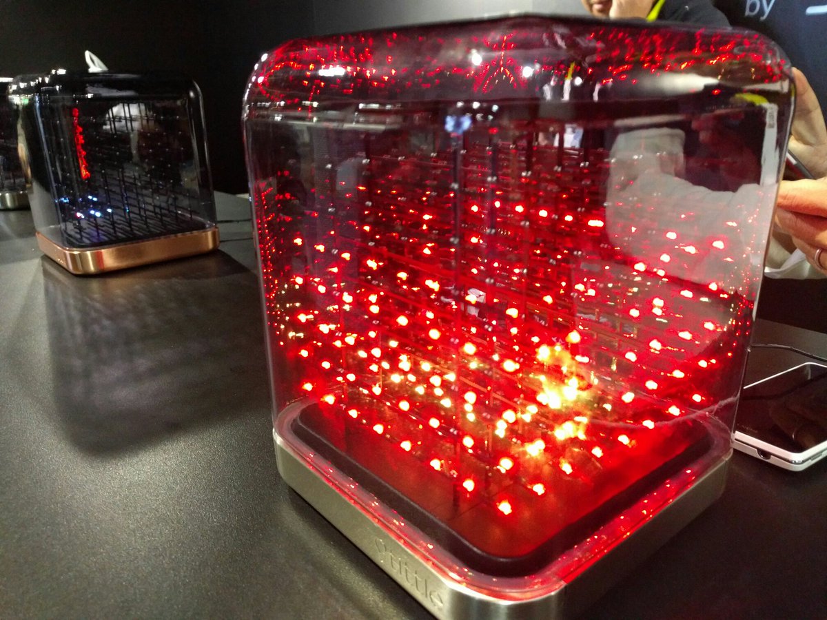 PolyglotProgram's tweet image. A cool desk display......  #CES