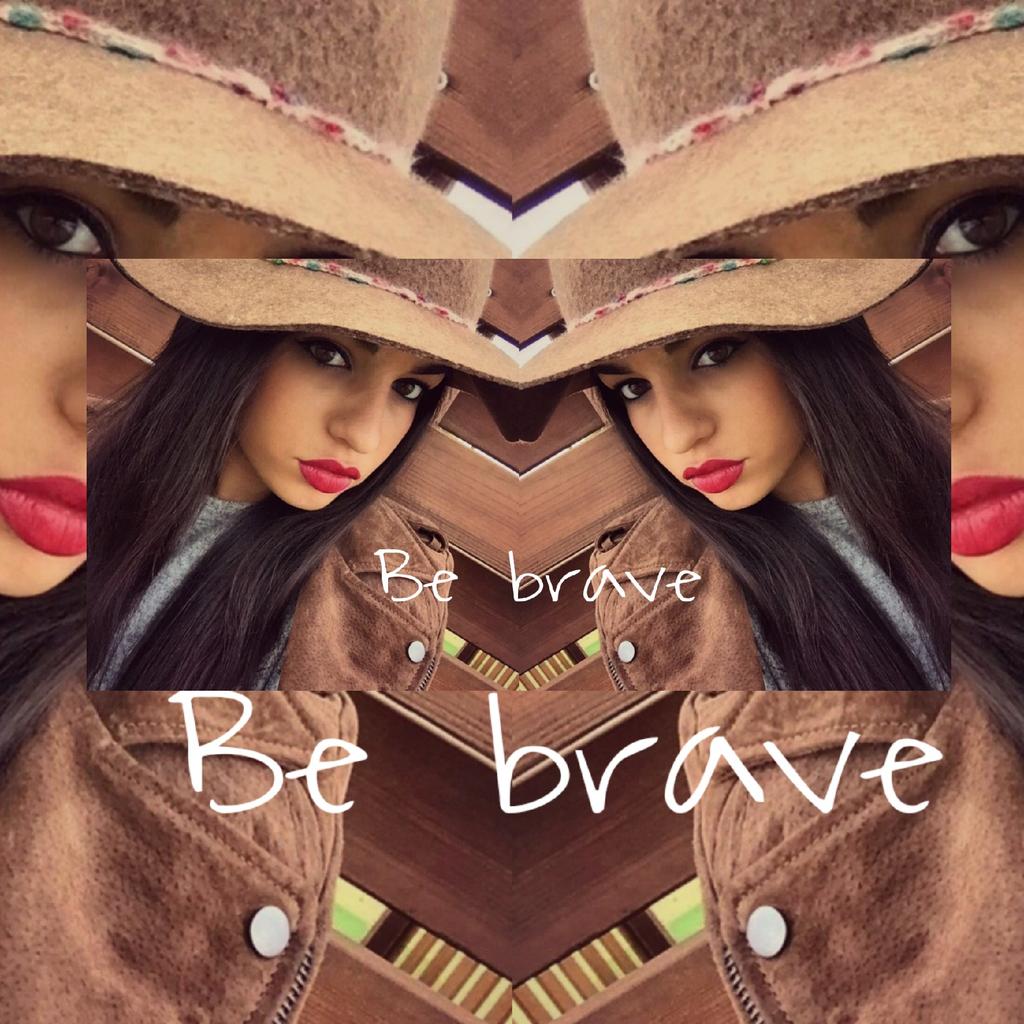 BraveSublimes's tweet photo. Simplicity is the keynote of all true elegance - Coco Chanel. 🍁
~ @anabelhernandz ~ https://t.co/EddnJwxpoR