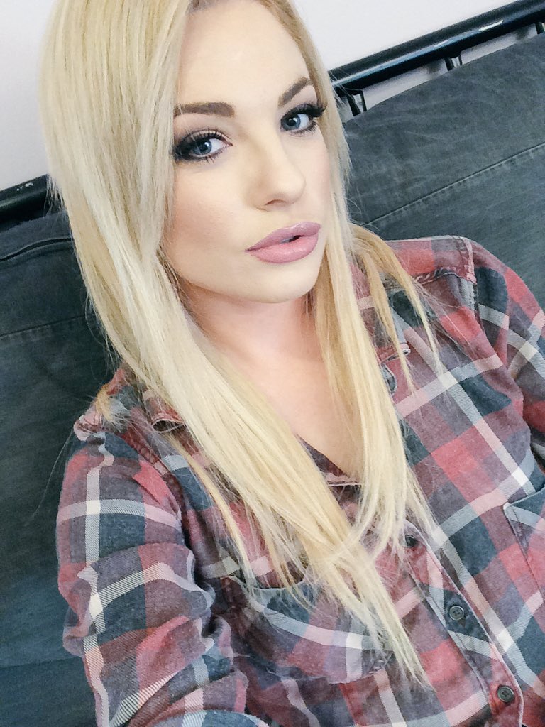 TW Pornstars Dahlia Sky. Twitter. Hair and makeup on point today for