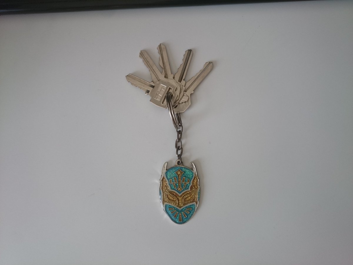 ajPDZ's tweet photo. My Keychain ❤ @caristicomx @TheSinCaraWWE https://t.co/OIpjO1oQLT