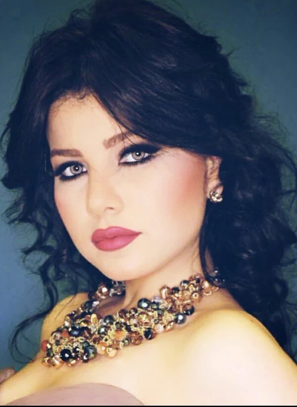 ibtissamoc's tweet photo. #StaracArabia
#HananeElkhader
السلطانه حنان
لا يسيء اليك سوى من يخاف منك
قالها نسيم: انتي السلطانه وهم الجواري 😎 https://t.co/fECRY9HLUq