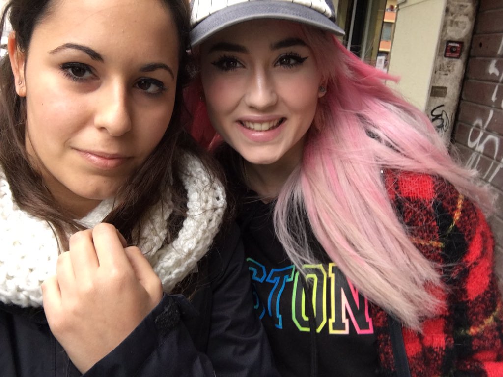 NeedGretasHug's tweet photo. @gretamenchi ho aspettato davvero tanto questo momento.Grazie amore.Ti voglio bene,davvero❤️ https://t.co/EOccaKJZmR