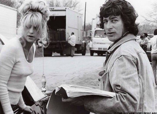 TamiGoveia's tweet photo. #thesugarlandexpress @goldiehawn #sexy #simple #fresh #1970s #letsgetbacktobasics https://t.co/wTH0GSQepd