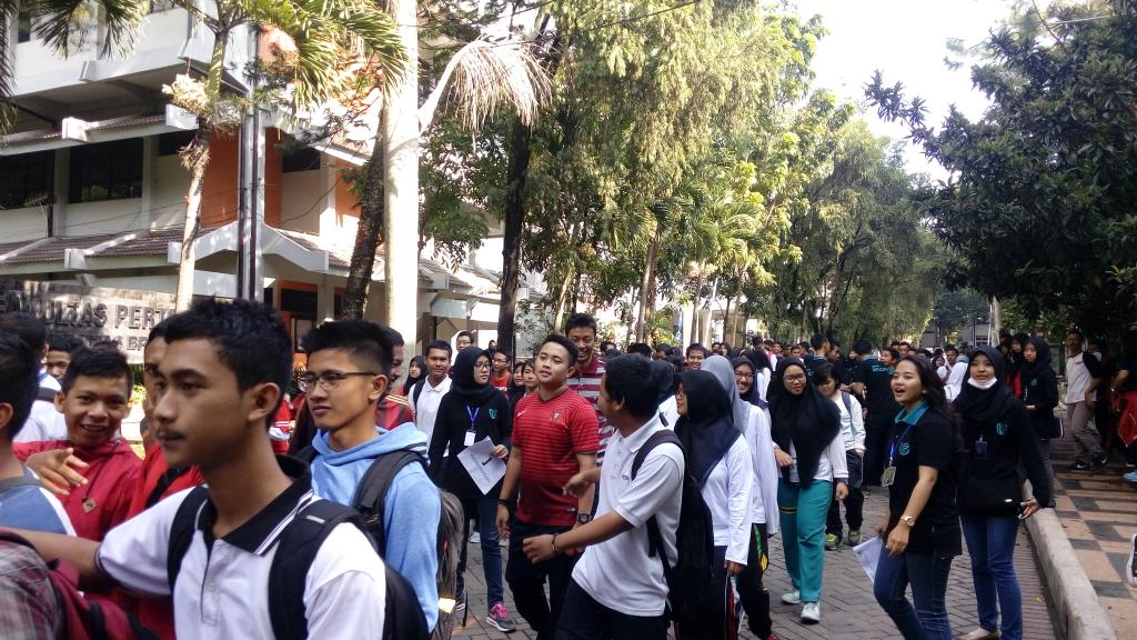 InaugurasiFPUB's tweet photo. AFFEST ( Agriculture Fun Festival) dimulai nih guys :D https://t.co/BaLx5ZHPkI