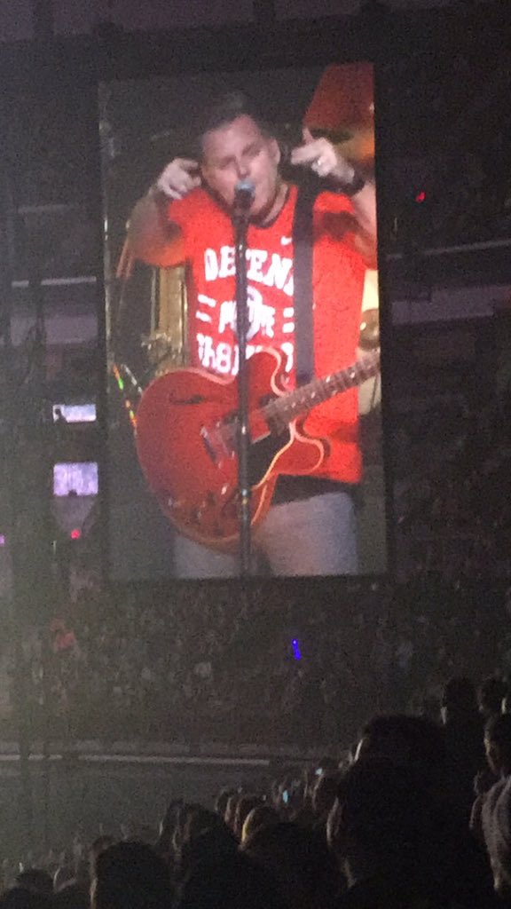 grubb_adrian's tweet photo. @matthew_west knows what's up!! #DefendGr8ness #THEOhioStateBuckeyes #O-H! https://t.co/E8RFxfazA7