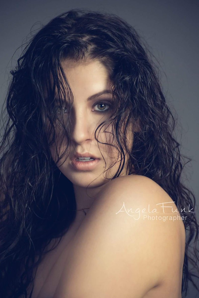 So excited to see #yegmodel Brianne heading down to walk in #NYCfashionweek ! #yegphotographer #nikon #fashion