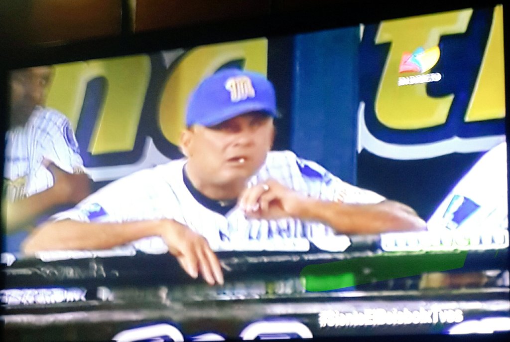 elchacal25's tweet photo. La cara de #carlosgarcia despues del #tripleout #SienteElBeisbolxTves saludos desde #charallave https://t.co/ATNeE5ke82