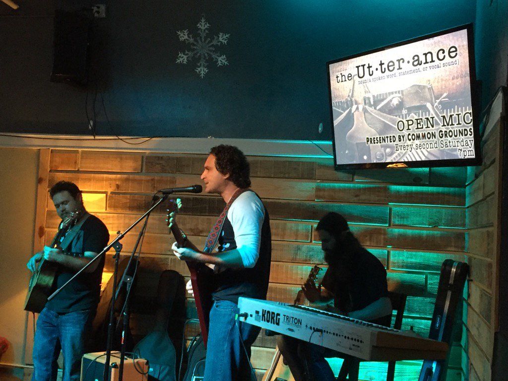 PastorMikeOlive's tweet photo. #lakeworth #commongrounds right now https://t.co/PTLoESjZhW