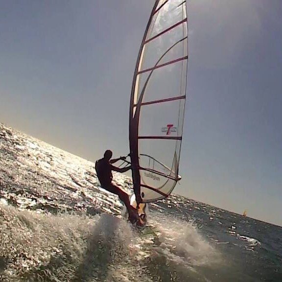 Roo2oo's tweet photo. #summerisnova #novaissummer #saweekendsummer #windsurfin #hangingon https://t.co/Fb6WIDpFzy