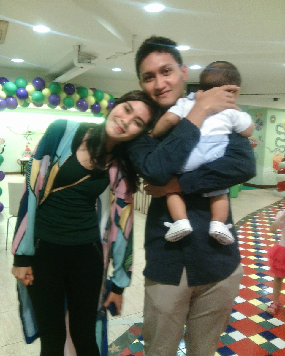 realjunnas's tweet photo. Junnas with areeq 💞💞💞😍😘😘😘👍😻🔫 
@RealSyahnazS @JuanBenedict https://t.co/5BvBD2PFo8