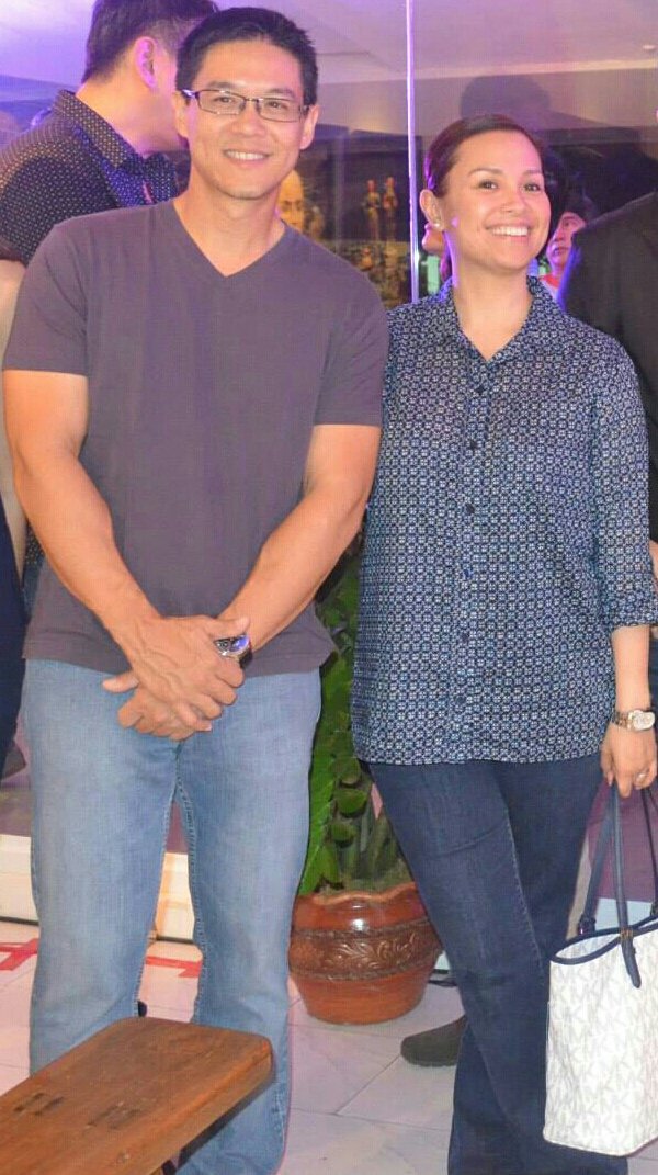 honeyversary's tweet photo. #eggplant
#purple
#literallysheddingtearsrightnow

@RobChien @MsLeaSalonga

Happy12thAnniversary RobAndLea

Wow! https://t.co/i6v7J5S823