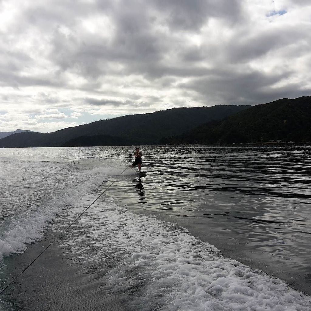 actiontravel_'s tweet image. by ittybittysaz ift.tt/1mMCG99, #earlymorning #marlboroughsounds #flatas #glassys… ift.tt/1PWFeMb