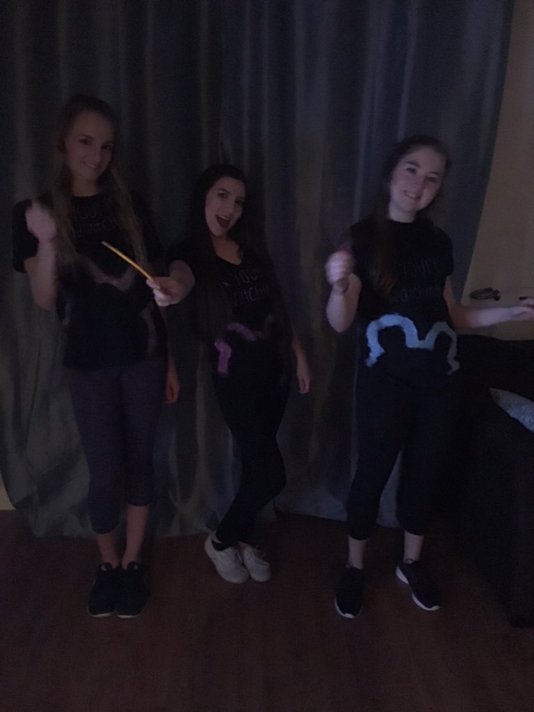 xoxjacquelinee's tweet photo. we tried...😂#DisneyChannelthrowback https://t.co/LdlNqC48uR
