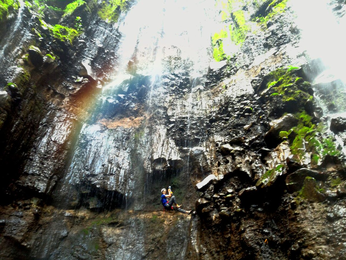 nandsagara's tweet photo. Explore #curugbadak tasik kedalaman 75 M. @infopendaki https://t.co/Djsln4YDtA