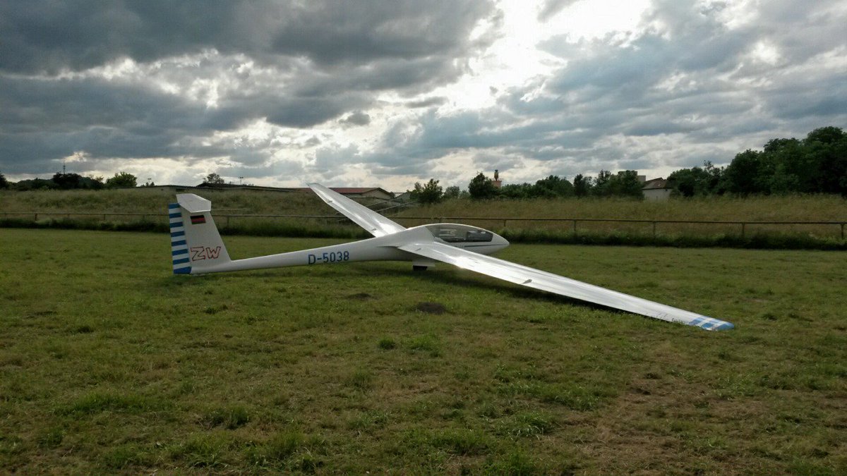 lsv_zulu's tweet photo. A good days's end! #noenginenoproblem #gliding #avgeek #segelfliegen https://t.co/ekeMtyNFqk https://t.co/Pureke7P3e