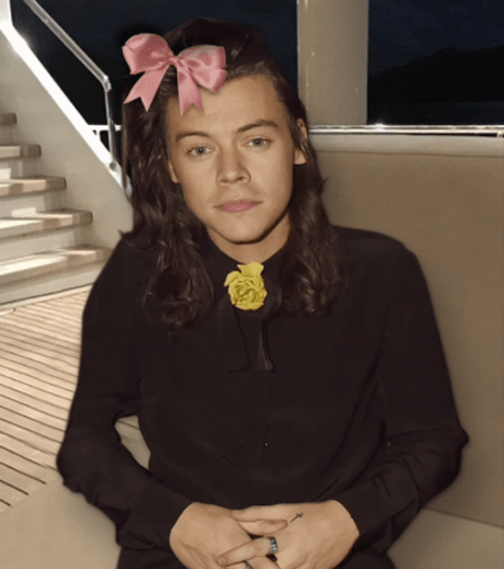 unrealitytv's tweet photo. #OneDirection star @Harry_Styles is having WHAT now?! Was he on #TheVoiceUK? https://t.co/FiWu5v4r5h https://t.co/XNXLeXxNQc
