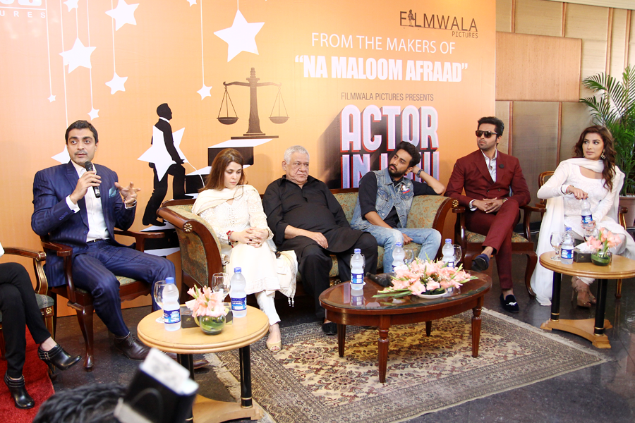 ActorInLaw's tweet photo. Press Launch of feature film #ACTORINLAW
#FAHADMUSTAFA #MEHWISHHAYAT #OMPURI  #ALIKHAN #NABEEL #FIZZA https://t.co/zecrf6OAKM