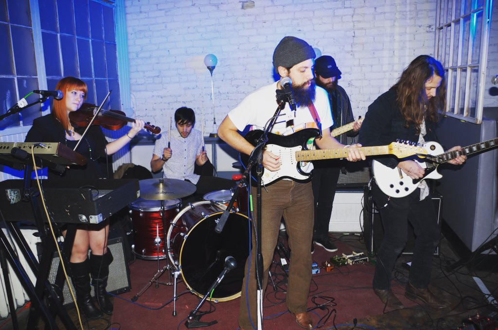peachyusa's tweet photo. Big Coat playing Swan Dive during Free Week!
@bigcoatmusic #bigcoatmusic #FreeWeek #FreeWeekAustin https://t.co/Sg7cjO4HyV