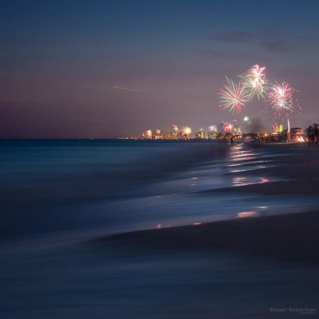 theodoricofyork's tweet photo. A little fireworks action on July 4th #photos #photoshop #photoshoot #photoshake #photosho… https://t.co/yfoqdJGflW https://t.co/zdJe4Amda1