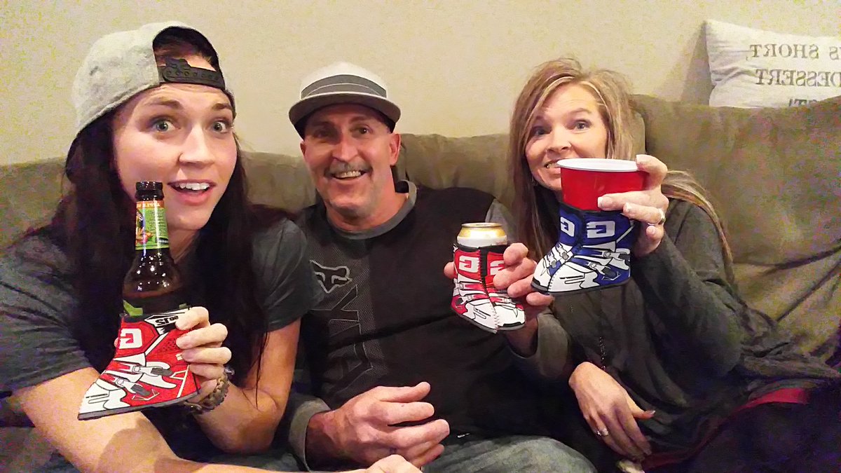 sidney992's tweet image. Supercross with our new coozies #SXonFOX.