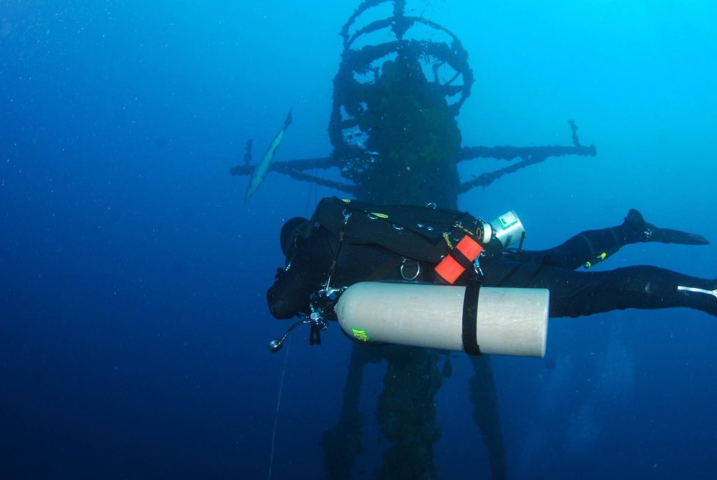 OMSDive's tweet photo. Look at the new OMS side mount adapter being dove in Florida this weekend! #scuba #subadiver #keylargo https://t.co/9xAtCe5aUy