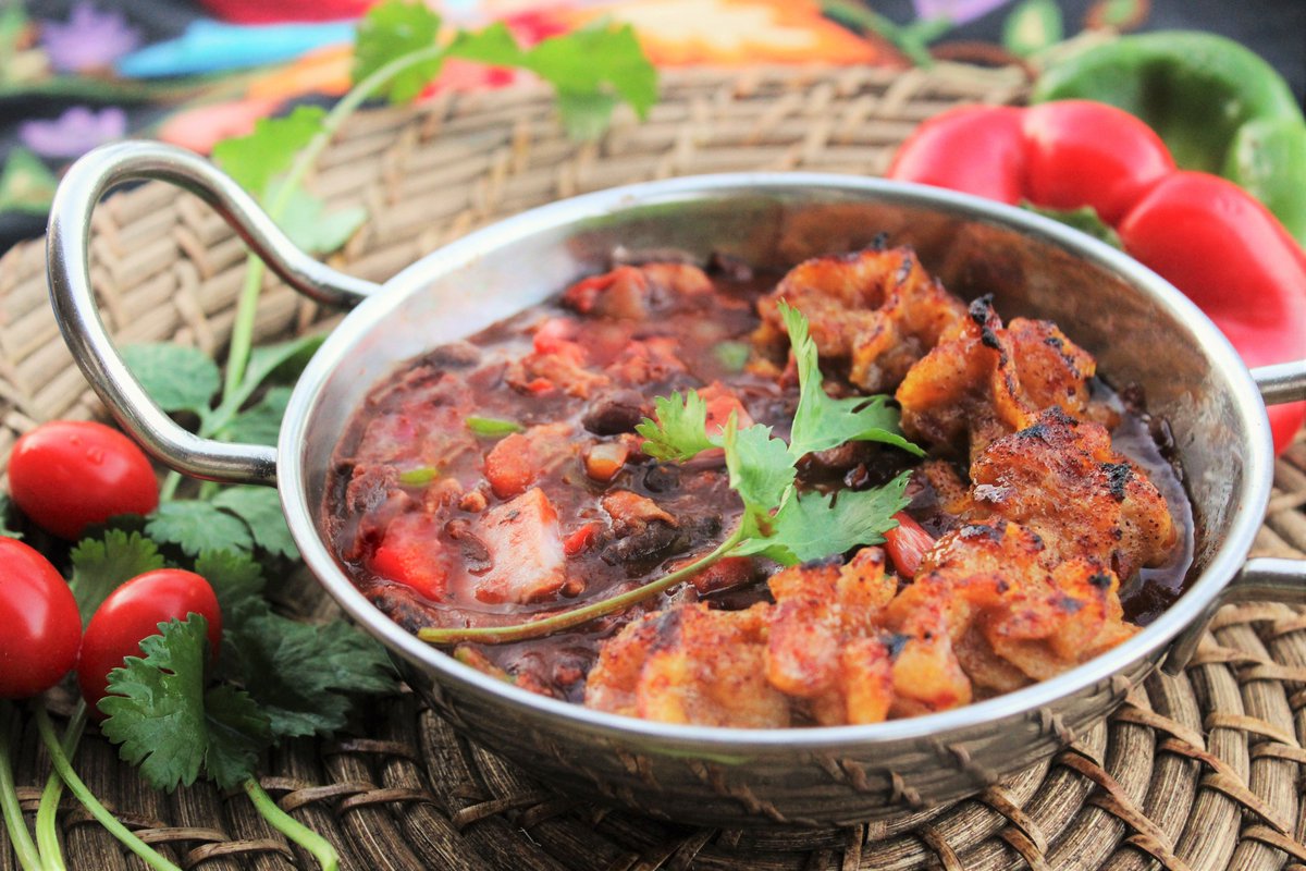 suzijclark's tweet photo. Cha-cha on over for a bowl of Cha-ChaChili/Caramelized Bacon Plantains #BushsChiliCookOff https://t.co/AhQUVBnOFd https://t.co/S7lWL2qDrr