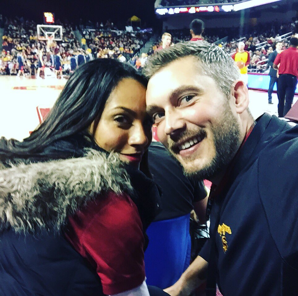 TimMartin1023's tweet photo. Great win @USC_Hoops and @CoachEnfield over #7ranked Arizona. Season and program defining #FightOn https://t.co/J00R0ToHsI