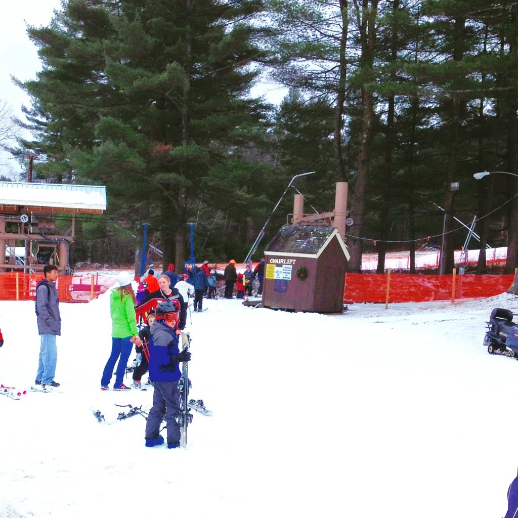 OtisRidge's tweet photo. Today we had terrain from 3 lifts &amp; 4 trails! Tomorrow we are closed due to rain but cold temps are on their way!! https://t.co/jOqcuxs4kZ
