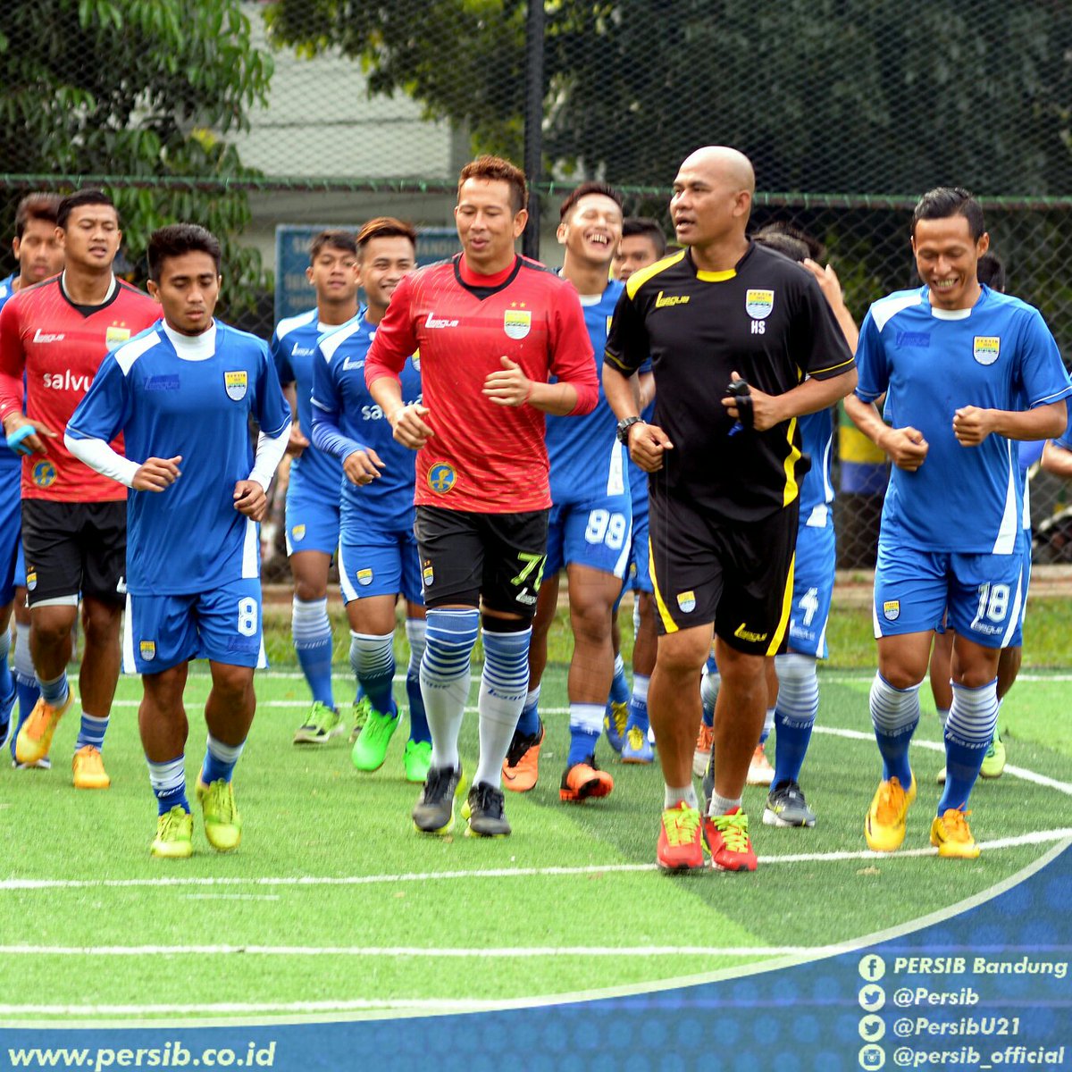 persib's tweet photo. Info Latihan : Besok rencana latihan pagi di Lapangan Futsal Supratman jam 8.00 WIB #persib #persibsalawasna https://t.co/FC9i939cwV