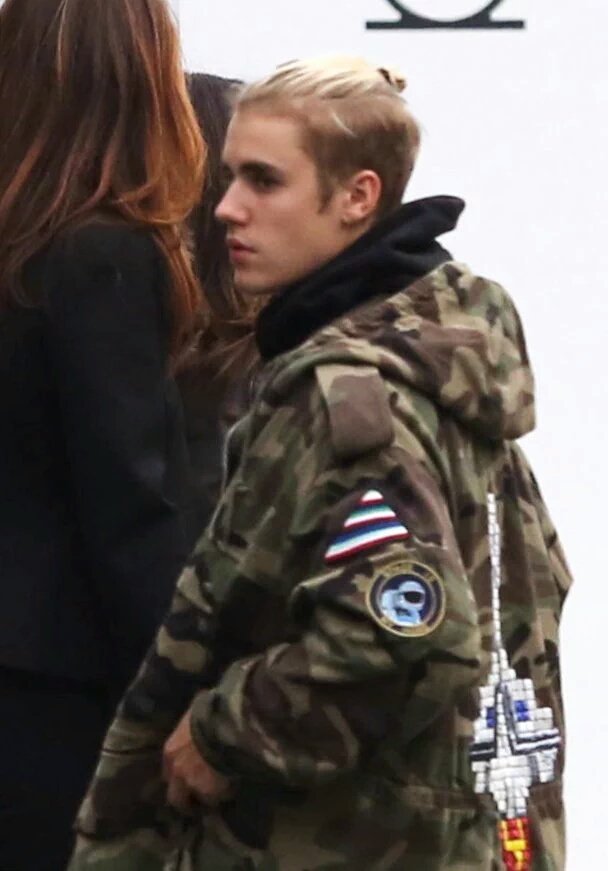 vbizzlenoticias's tweet photo. Justin Bieber no restaurante | em Beverly Hills ( 09.01.2016 )
#JustinBieberFeatOneDirection https://t.co/OZombIJP8j