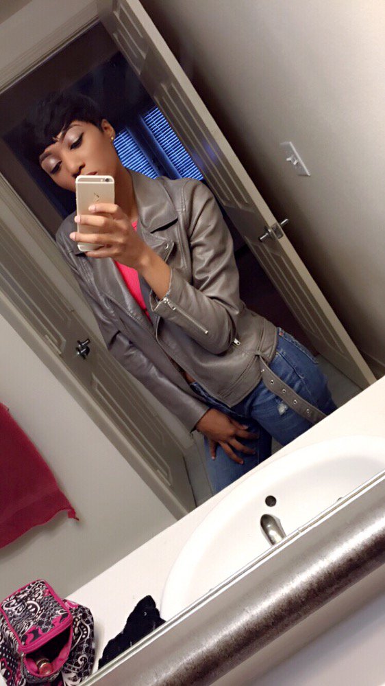 _JustKolee's tweet photo. 💇🏽🌺 https://t.co/DsL1arDR8v