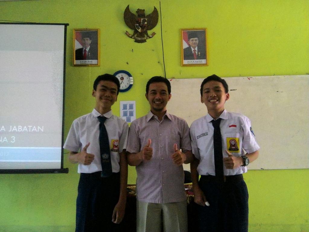 GenZon3_'s tweet photo. Foto bareng antara Ketua Pembina Genosi, ketua GENOSI sebelumnya dan ketua GENOSI yang baru .. https://t.co/nHqLJOgzrG