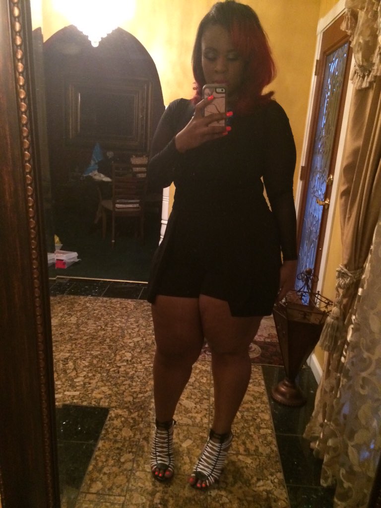 _kingBEE's tweet image. Waiting to drop Lae so I can get back in somebody gym #snatchback #imnotaregularmomimacoolmom #illbeback 😂😂😂😂😂