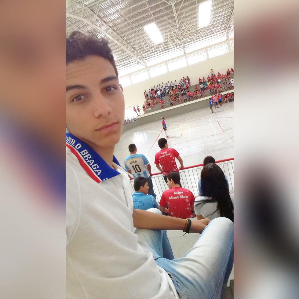 JLaylson's tweet photo. Ginásio colegial #miltão #perfeito #jogos_internos #bom #de #mais... 😍😍🙌👌✌👍💙 https://t.co/86YPVBWBbg