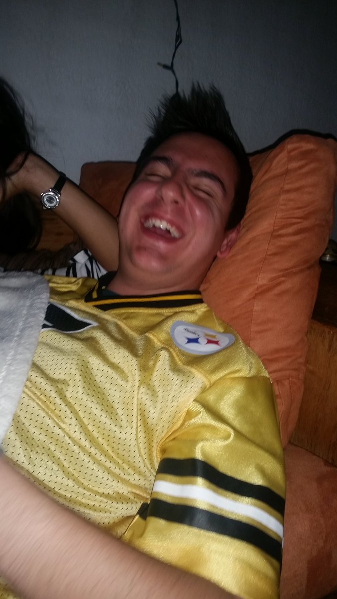 ParissOrtEsc's tweet photo. #RitualNFL https://t.co/gsZ0YELppA