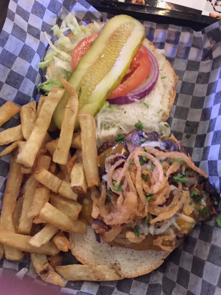 99malik99's tweet photo. Congrats to @ShowtimeBistro on their #GrandOpening 
#JerkPoutine #Halal
@Halal_Foodie @DINE_HALAL @HalalFoodFestTO https://t.co/l08mWLm58T