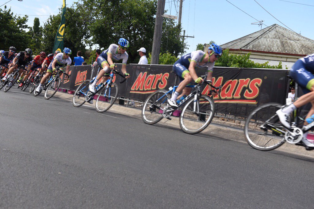 bavotto's tweet photo. @ORICA_GreenEDGE trying to catch Jack Bobridge through Buninyong #RoadNats https://t.co/Gg4dnYIplh
