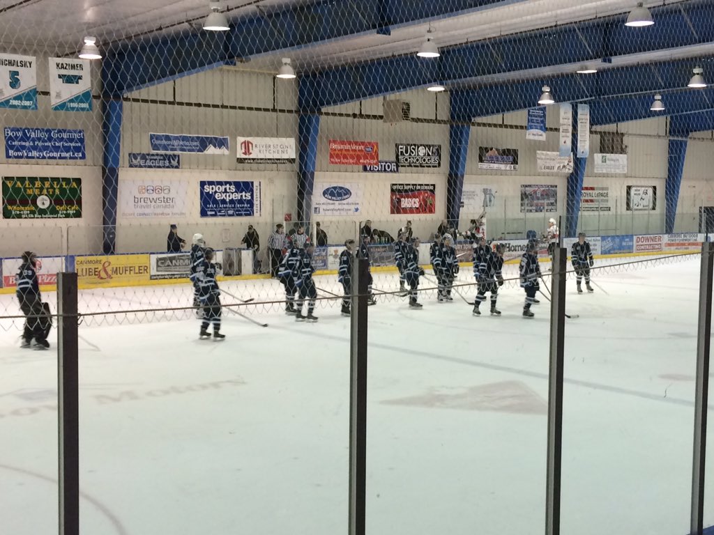 canmoreeagles's tweet photo. EAGLES WIN !!! Our 1st win in 2016! 4-2 is the final. Final SOG: 48-26 Camrose. #2pts #flylikeaneagle https://t.co/JKLQhhBhwO