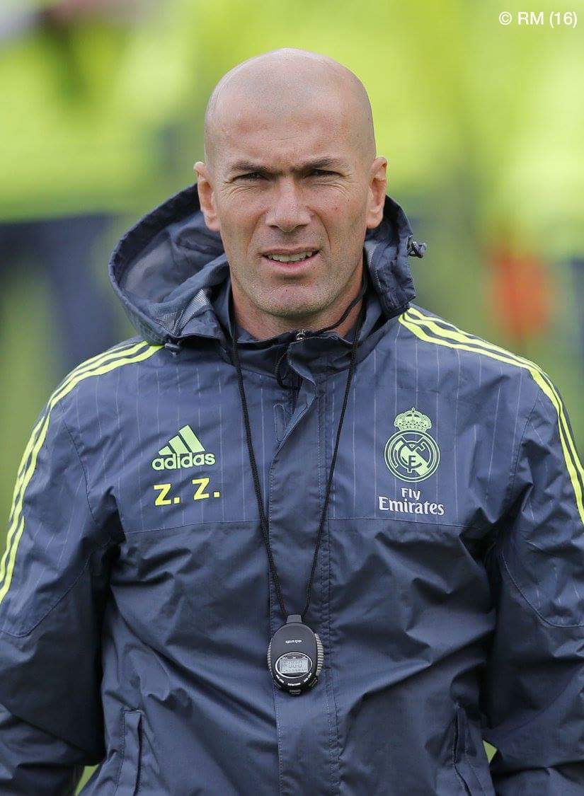 ZonaZeroRP's tweet photo. ¡Qué grande #Zidane llevando esas siglas en su chaqueta! Salimos en todas partes ;) @realmadrid #ZZRP https://t.co/kxSRNkU4C7