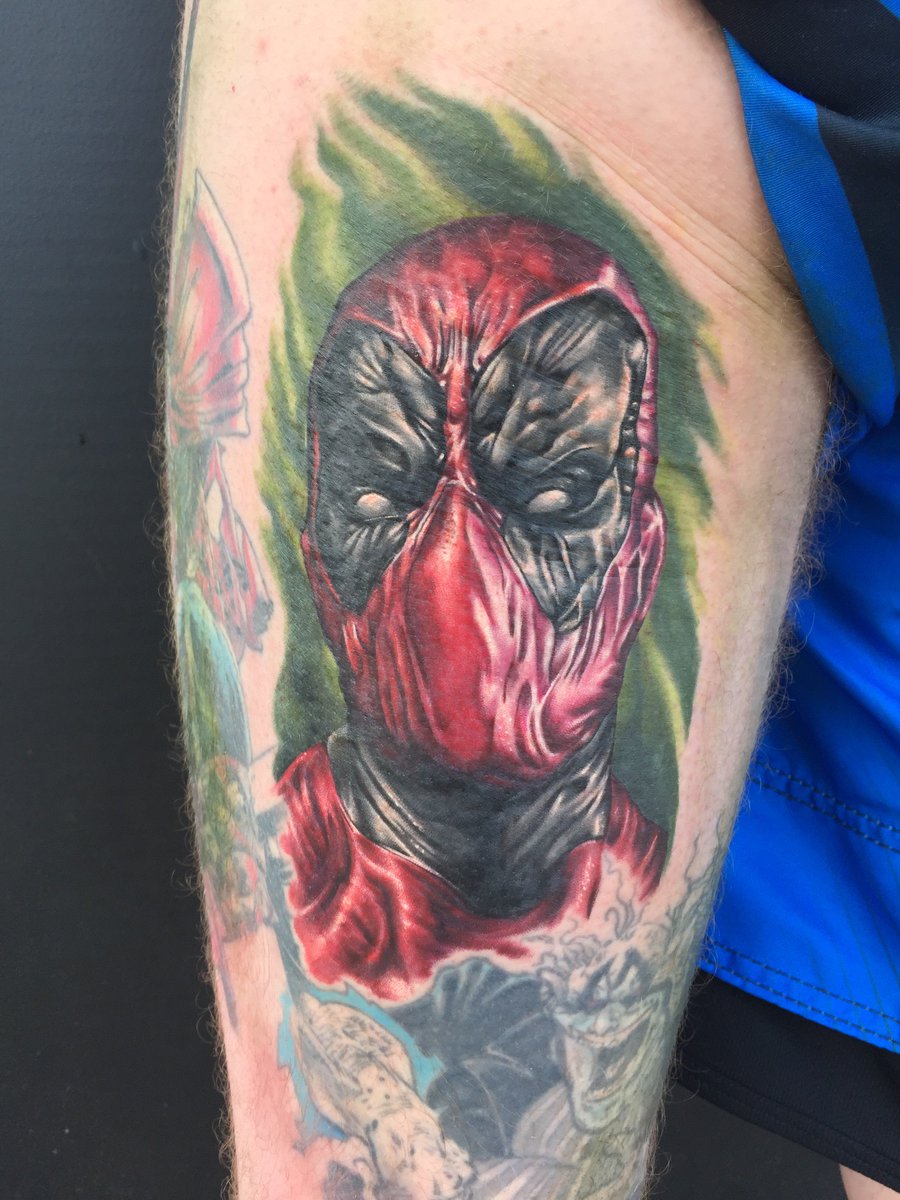 BenKayetattoos's tweet photo. Fun little Deadpool from awhile back looking forward to the movie!! #tattoo #deadpool https://t.co/l4oLefWII9