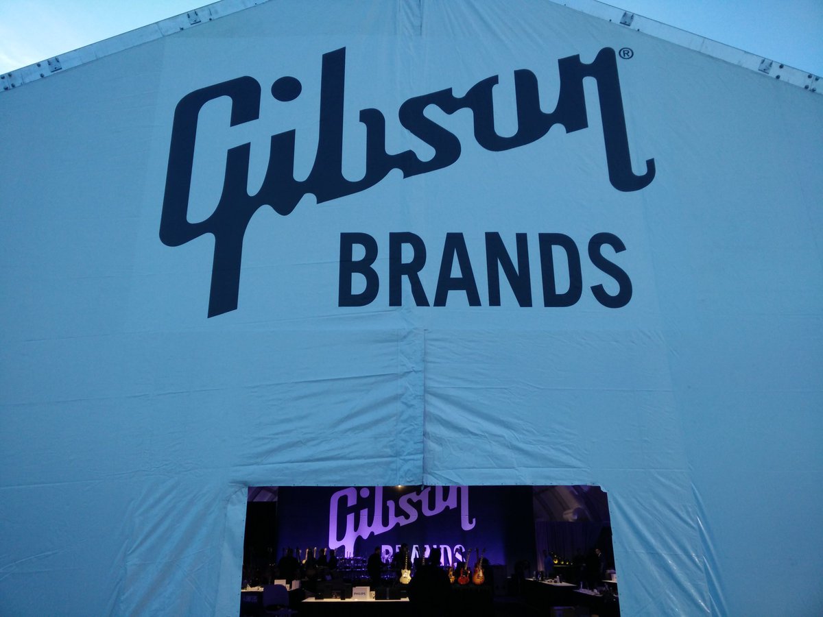 damiensincler's tweet photo. Today's #Gibson #logo is a 2004 #livetrace from an emblem. #graphicsguidepdf @Illustrator @Macromedia @gibsonguitar https://t.co/XiI1WS1Gmk